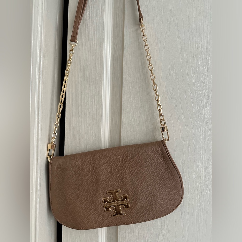 Tory Burch Britten Clutch Leather Crossbody Bag in Tan